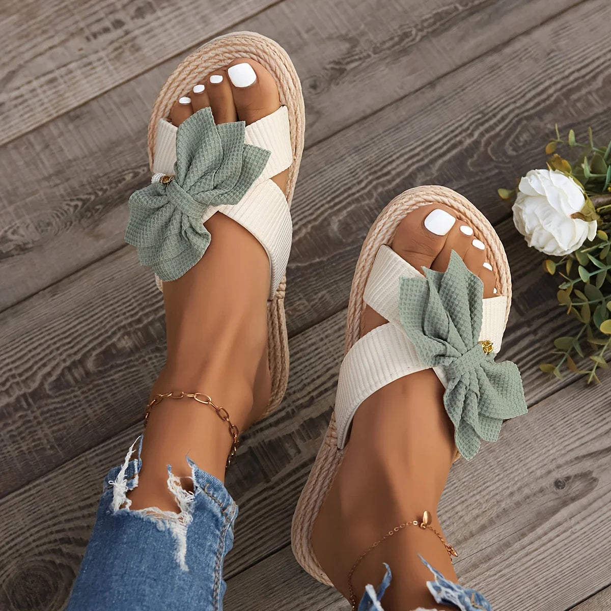 HAZEL - BREATHABLE VINTAGE STYLE SLIDES