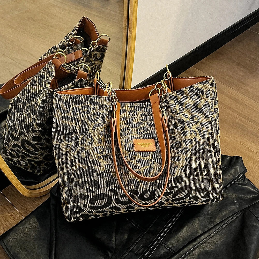 LEOPARD PRINT SHOULDER BAG