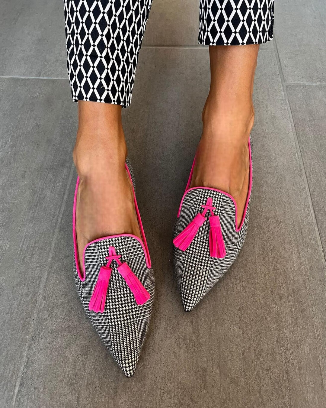 Puntige Loafer met Fluor Franjes
