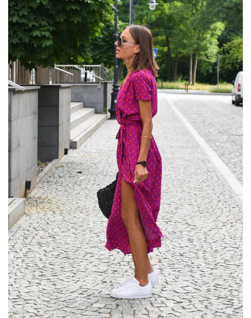 Feline – Elegante jurk met V-hals en Figuurvormende Snit